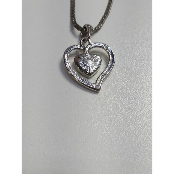Gemmed Heart stainless steel Pendant & Chain - Picture 2 of 6